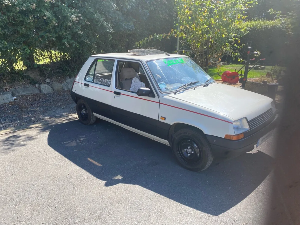 Renault 5 - Image 2