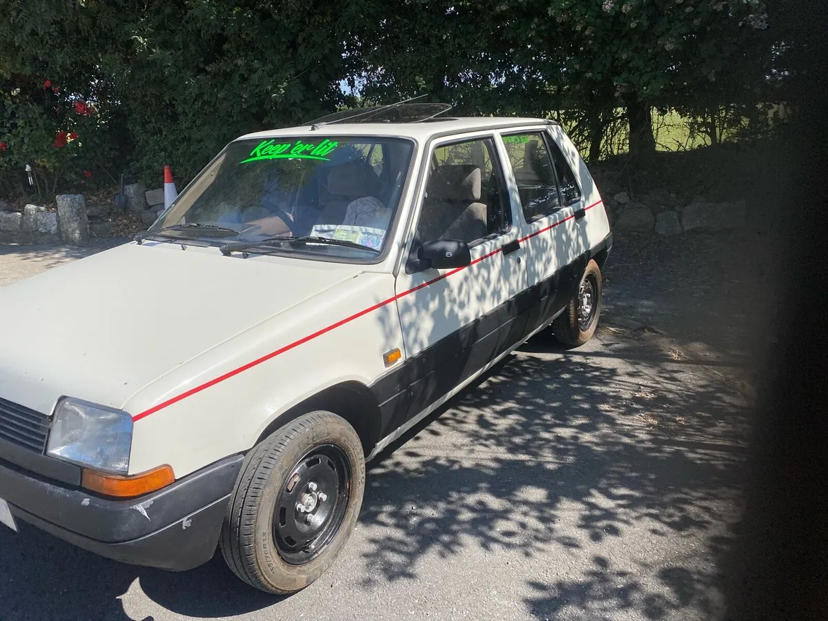 Renault 5 - Image 4