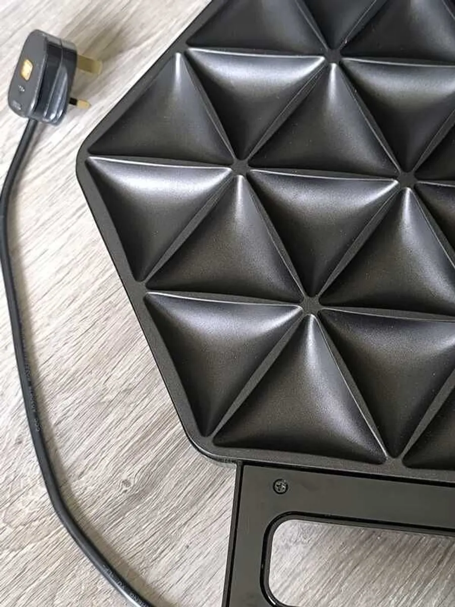 Electric Samosa Maker With Non-stick Coating - Image 3