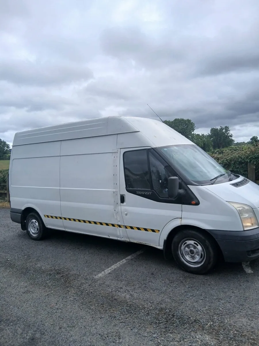 Van - Image 2