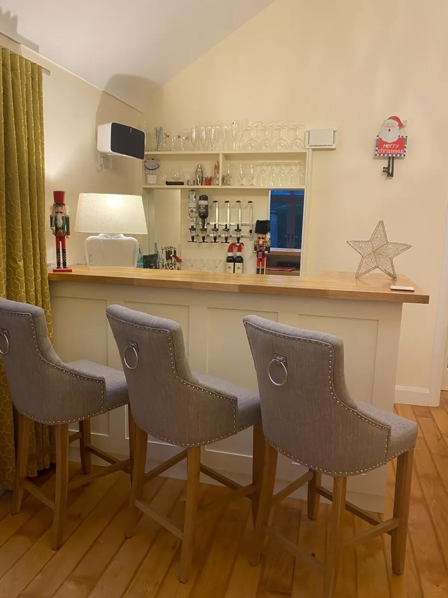 Handcrafted Home bar - Image 1
