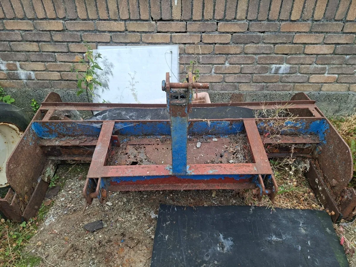 Farm yard scraper - Image 1
