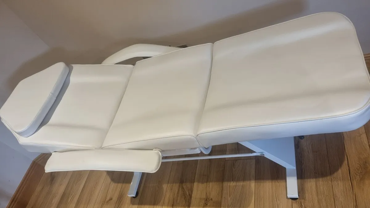 Beauty bed / therapy bed - Image 2