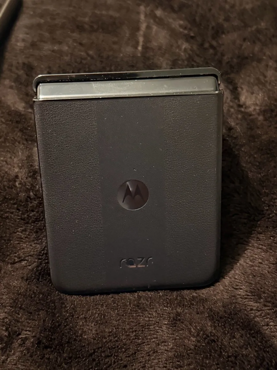Motorola Razr 50 Ultra - Midnight Blue 12GB/256GB - Image 3