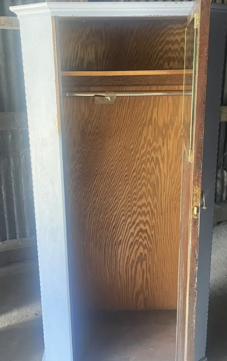 Wardrobe - Image 3