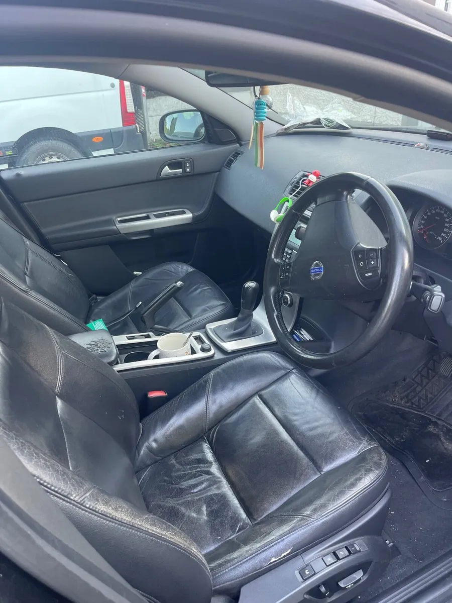 Volvo S40,V50  for parts,all parts available - Image 4