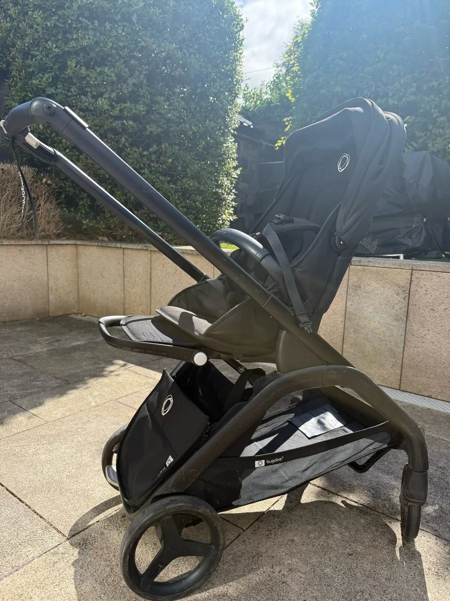 Bugaboo Dragonfly stroller + accessories - Image 1