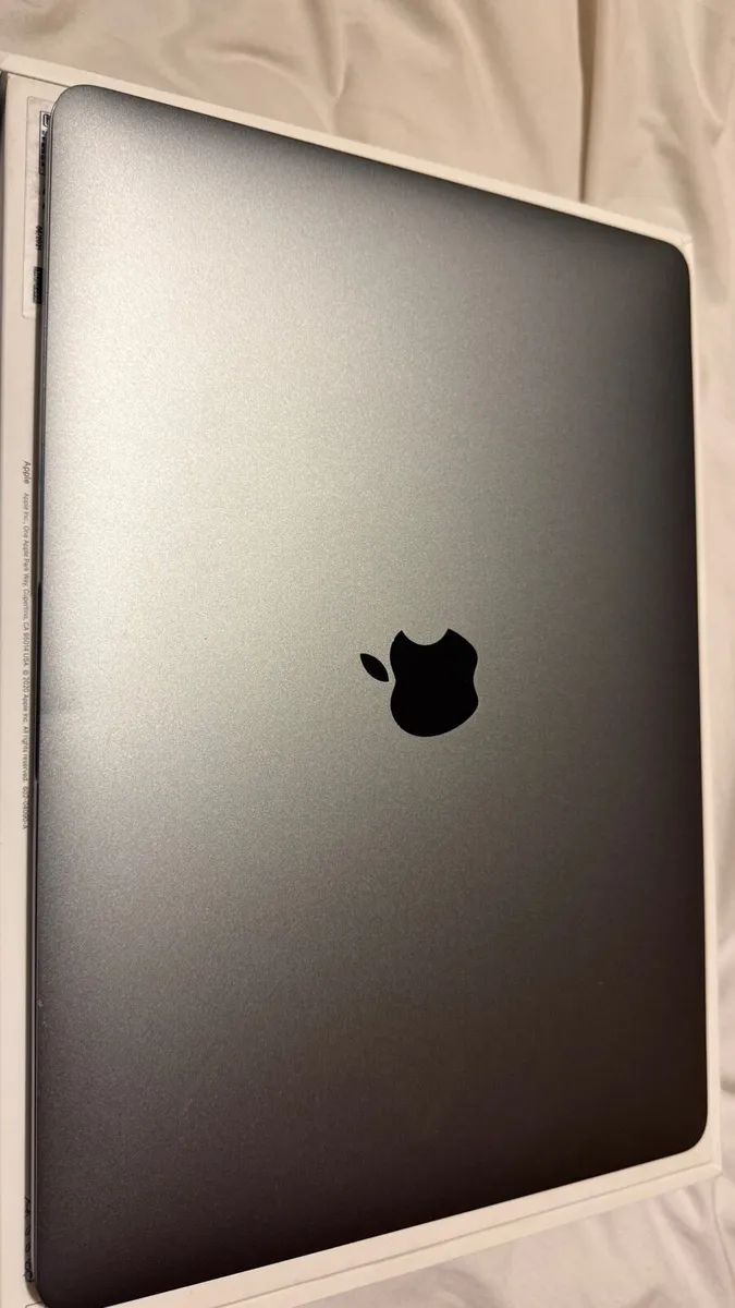 MacBook Pro M1 - Image 4