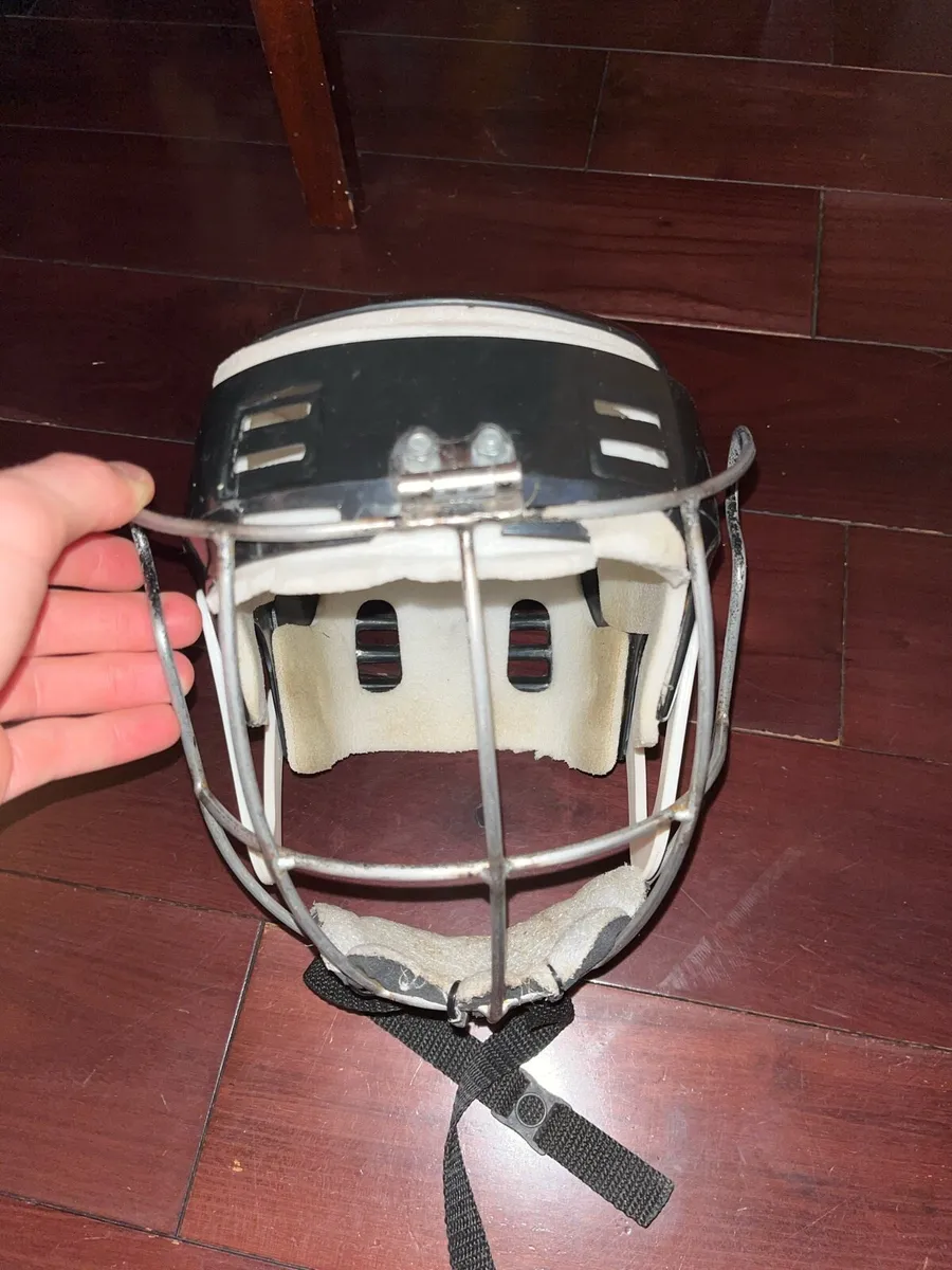 Old style Azzuri helmet - Image 1