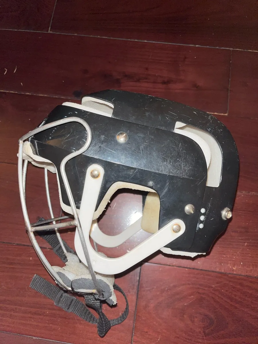 Old style Azzuri helmet - Image 4