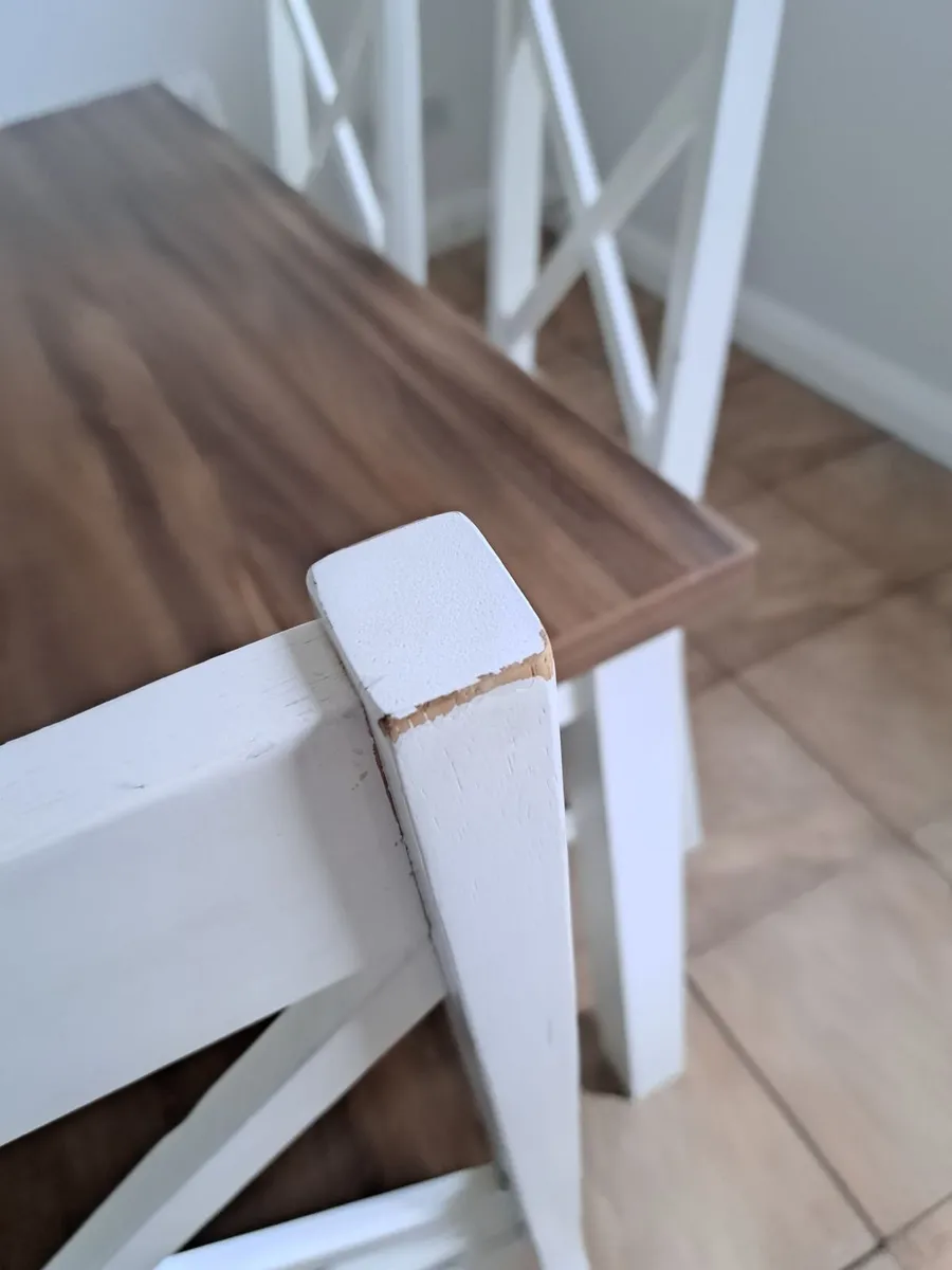 Kitchen table and chairs - Image 2