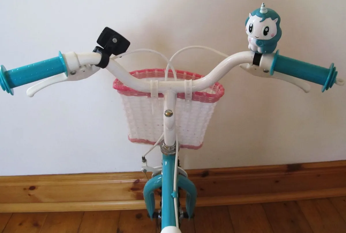 Childs bike Apollo 14 inch wheels - Image 4