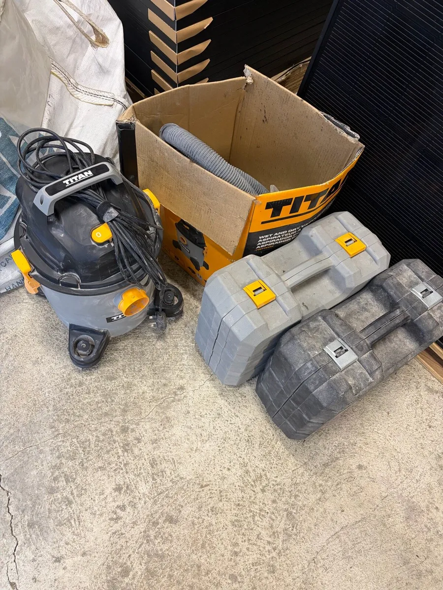 Chaser and vacuum - Image 1