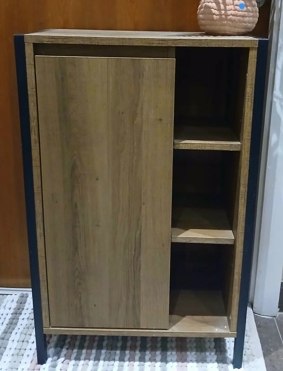 Storage cabinet - Image 1