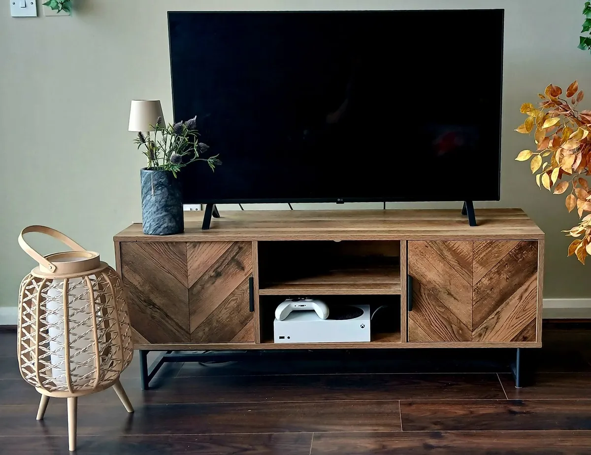 TV - Image 2