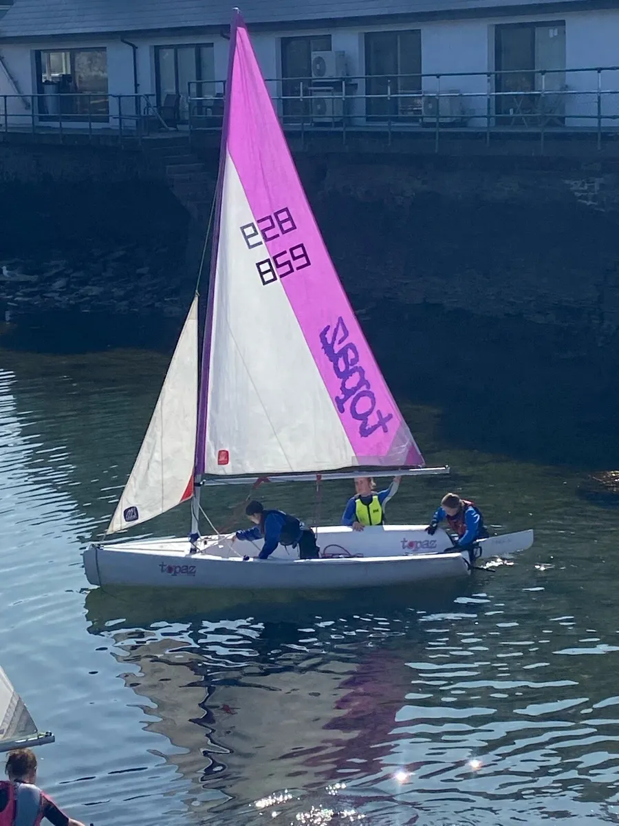 Topaz sailing boat - Image 1