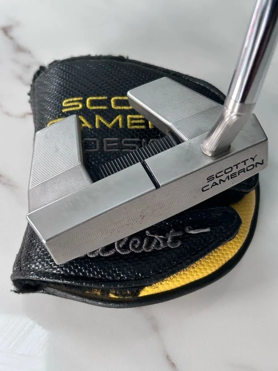 Scotty Cameron Phantom 5.5 putter - Image 1