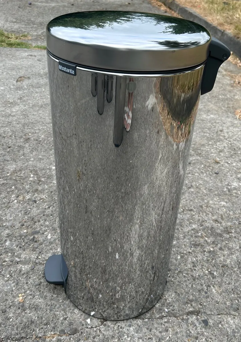 Brabantia 30L Bins - Brilliant Steel - Very Goo - Image 3