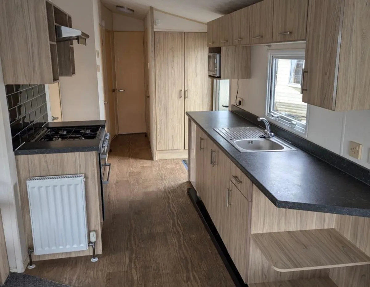 Mobile home 37x12. 8 berth - Image 3