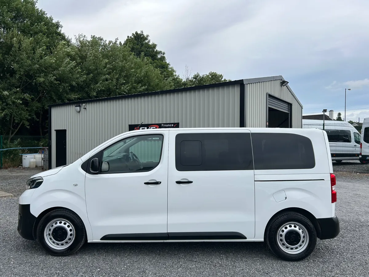 2022 TOYOTA PROACE 1.5D 9 SEATS - Image 4