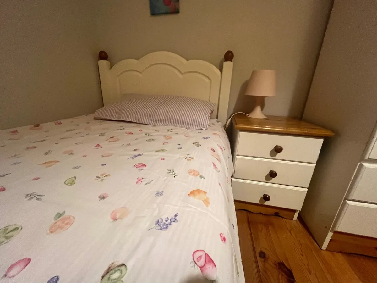 Cream/Pine  Bedroom furniture - Image 4