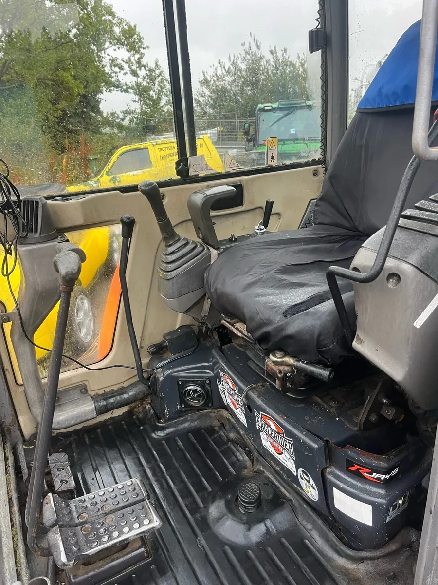 Hitachi Zaxis 30 - Image 3