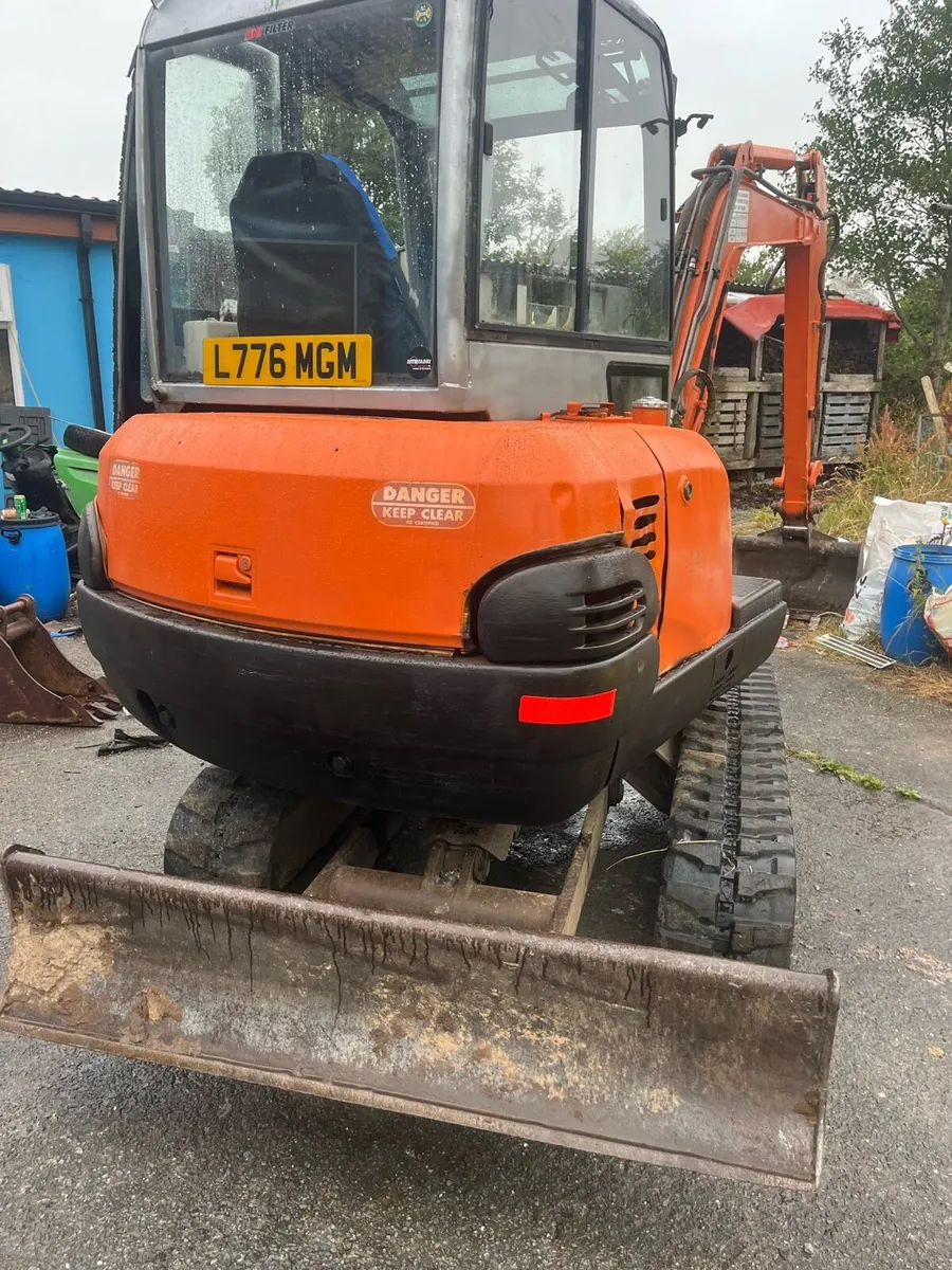 Hitachi Zaxis 30 - Image 2
