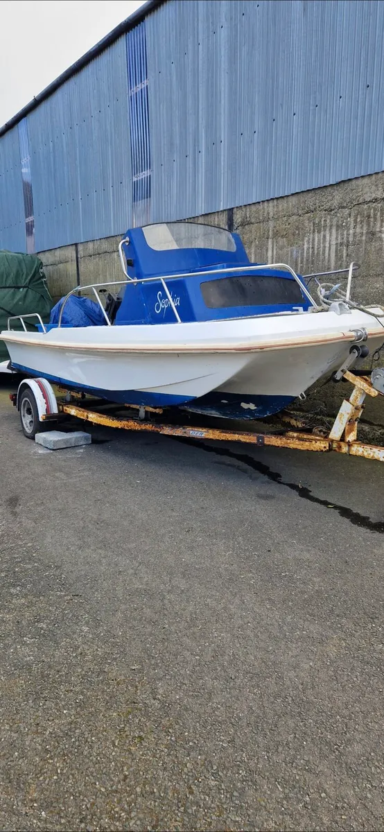 Boat and 3 engines  plus old trailer - Image 2