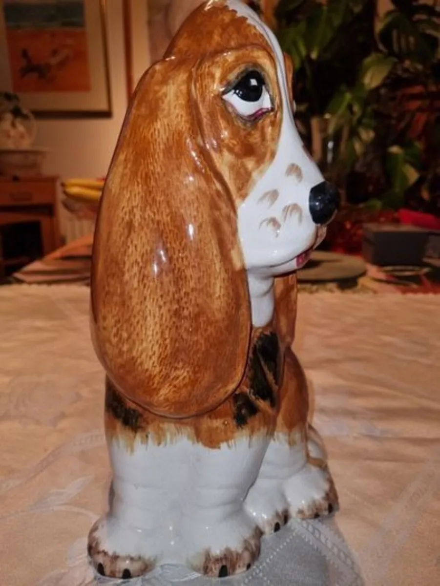 Large English Ceramic Pottery Hound Dog - Image 2