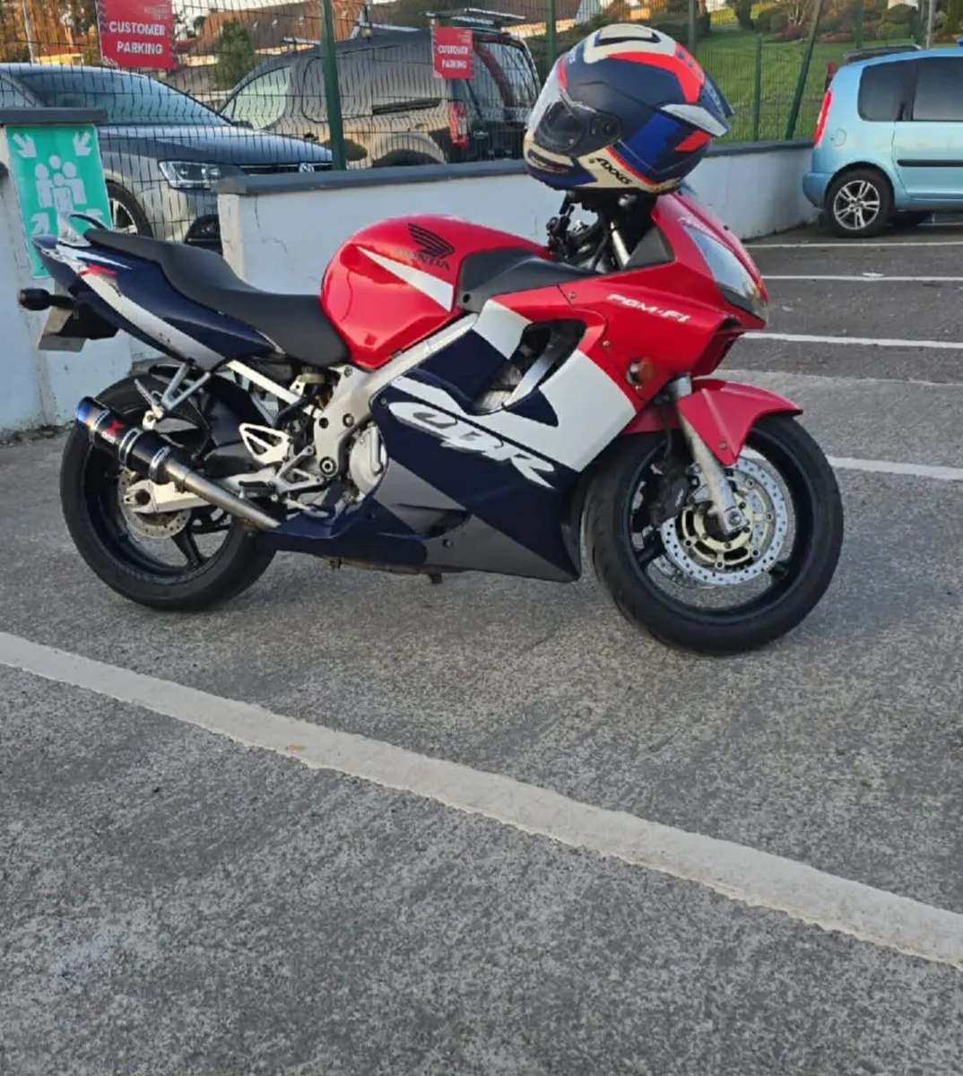 😱Honda, CBR, 2002, 599 (cc) - Image 1