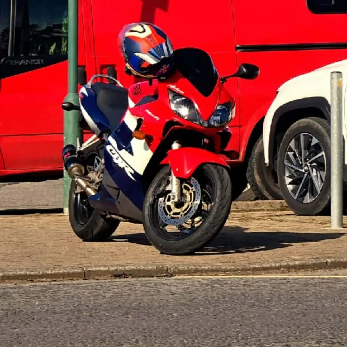 😱Honda, CBR, 2002, 599 (cc) - Image 2