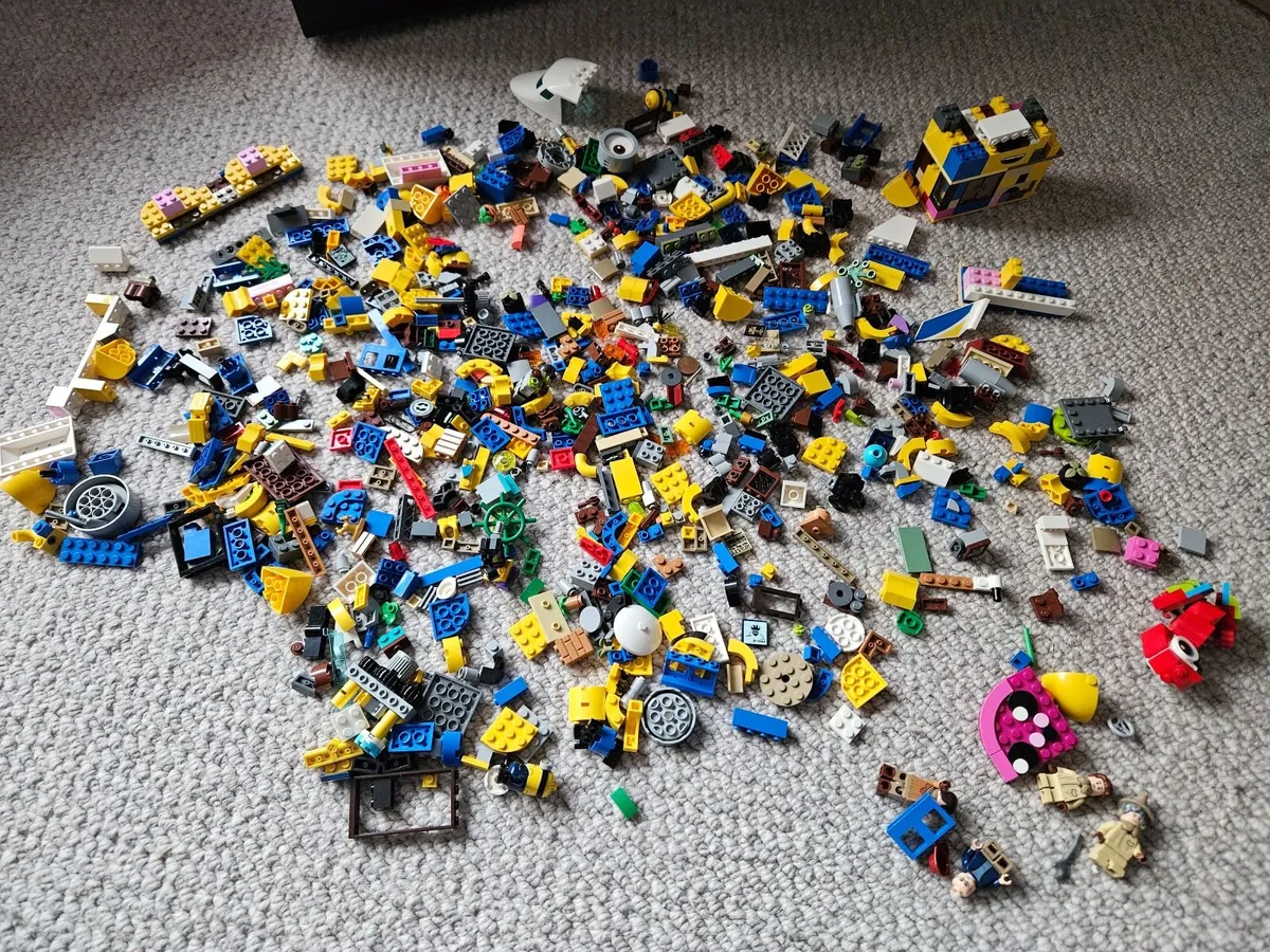 Selection of Lego - Image 1