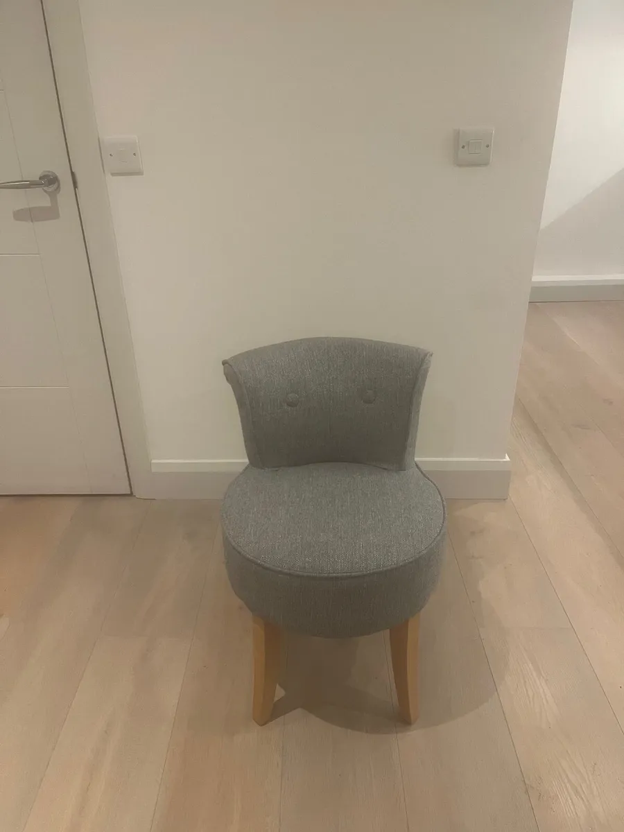 Bedroom chair - Image 2