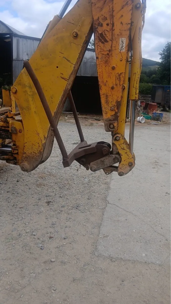 JCB 3CX Back hoe bale lifter - Image 2