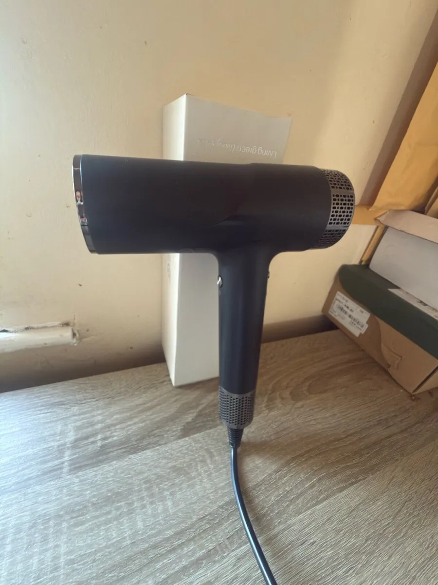 Hair dryer - Image 1