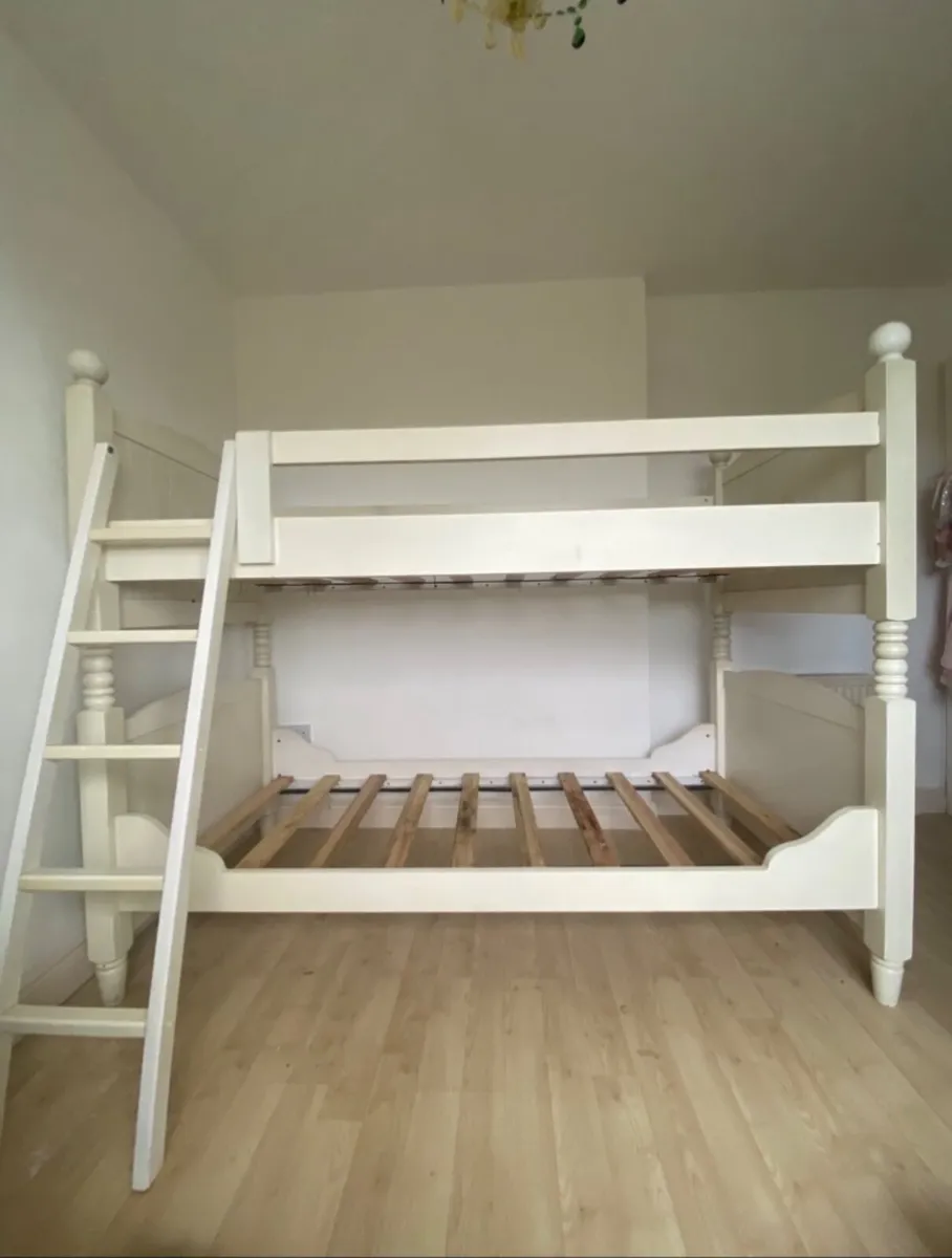 Bunk bed - Image 1