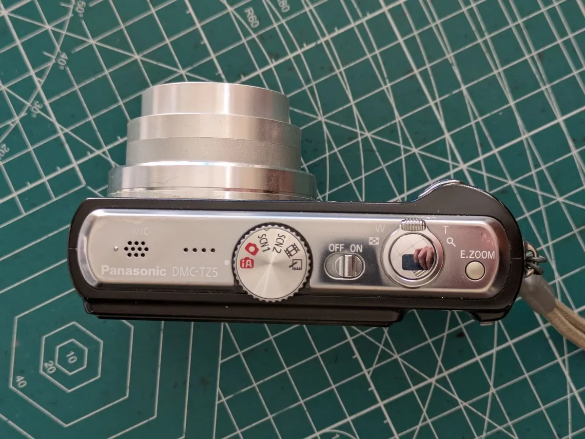 Panasonic Lumix TZ5 9MP CCD🌈 Leica lens camera - Image 2