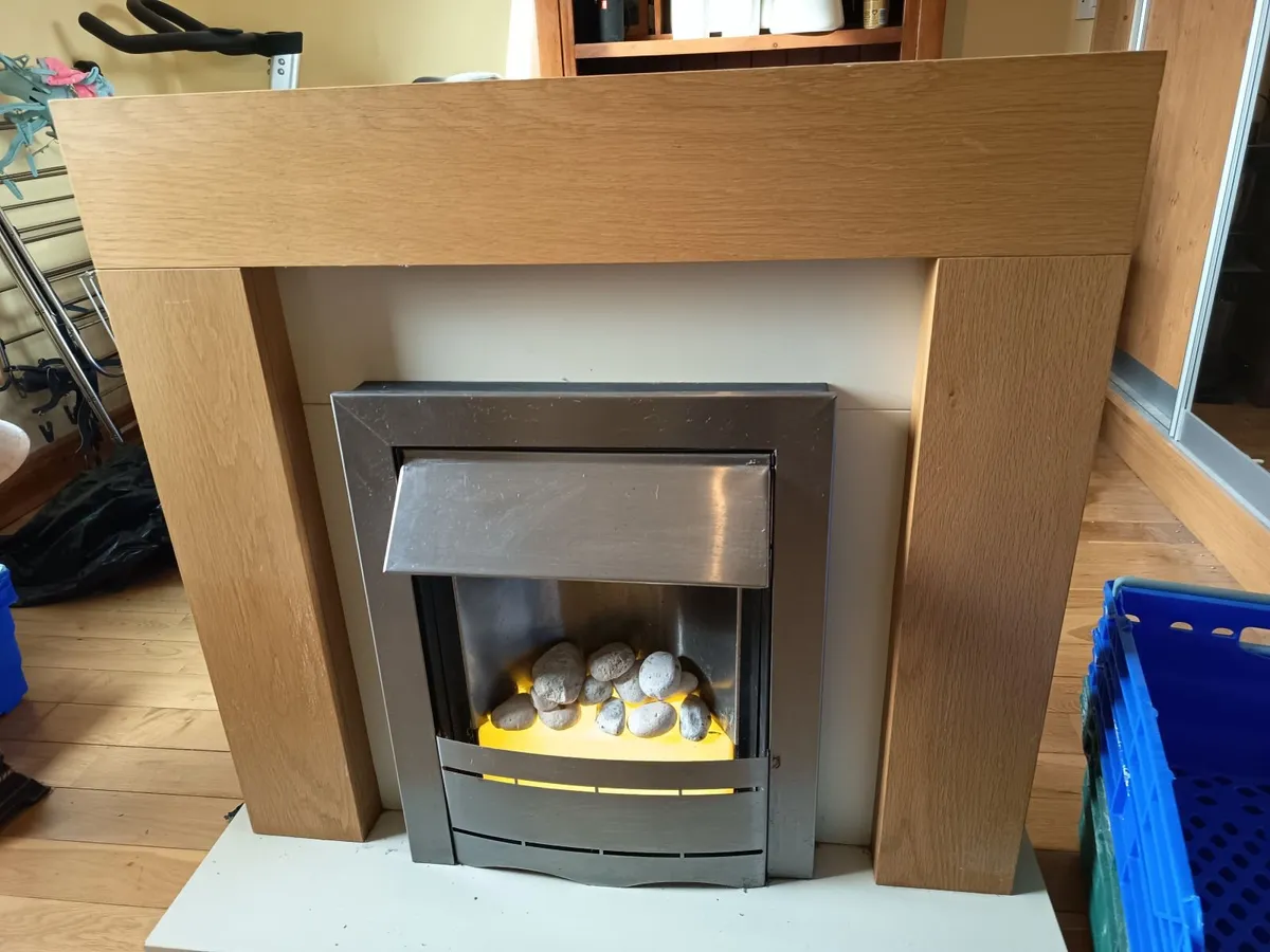 Electric fireplace with surround - Image 1