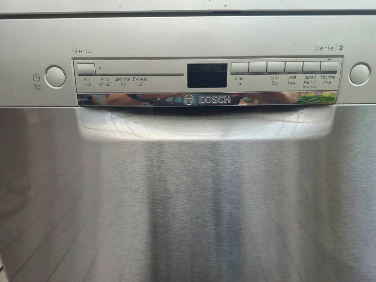 Bosch Freestanding Dishwasher - Image 4