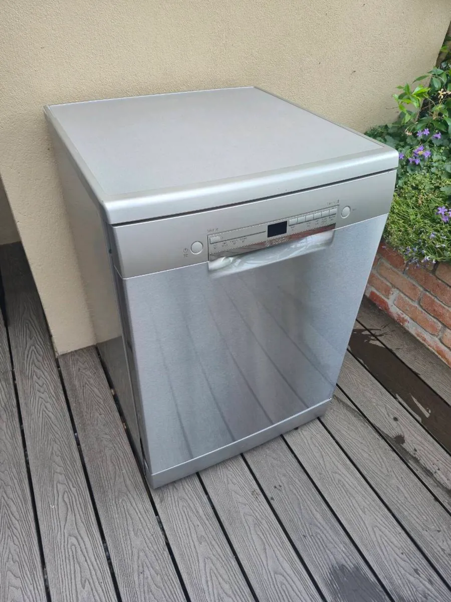 Bosch Freestanding Dishwasher - Image 1