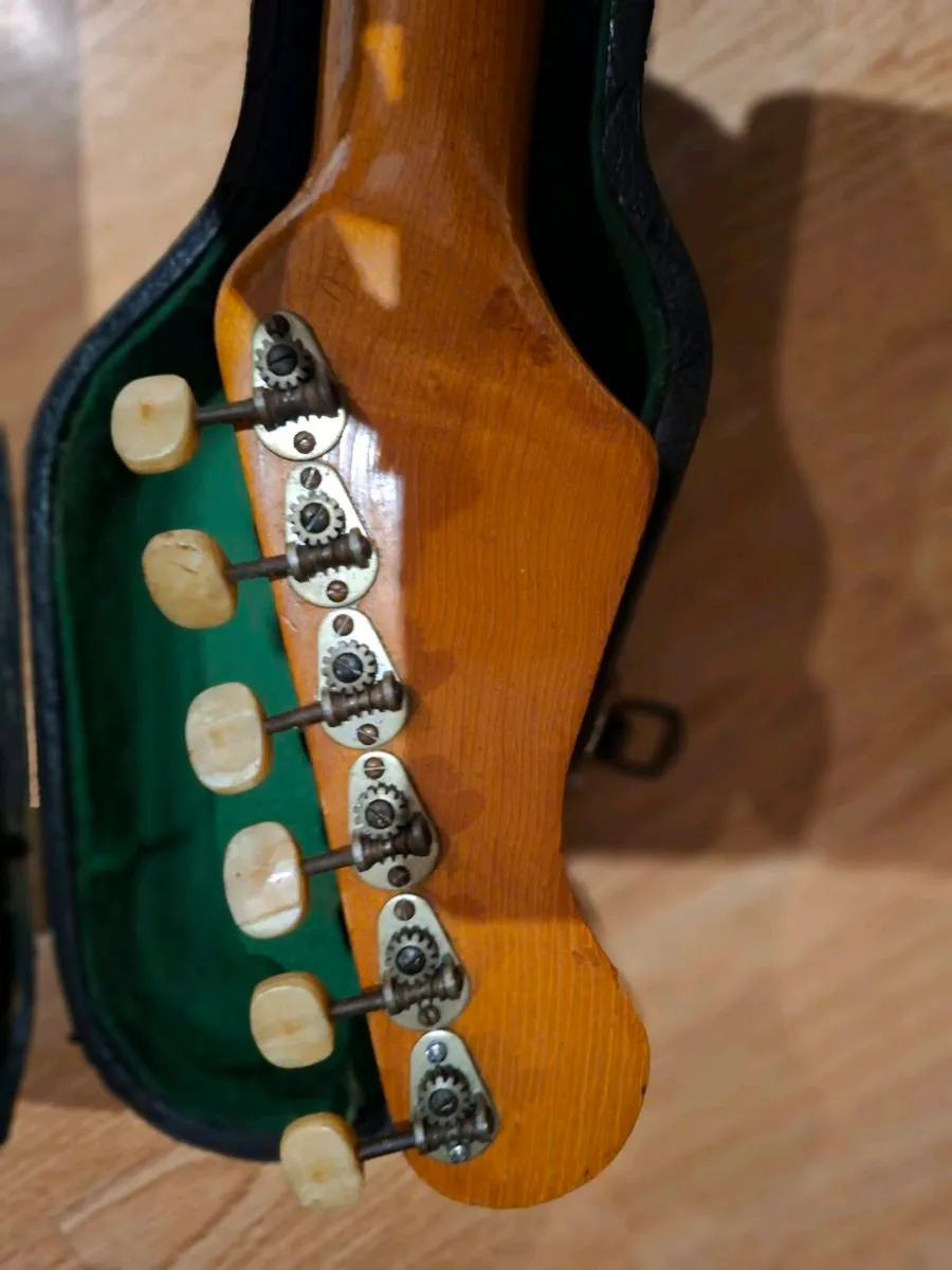 1960's Hofner Selmer Strat with original case - Image 4