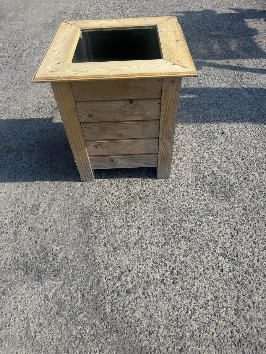 Square planter - Image 2
