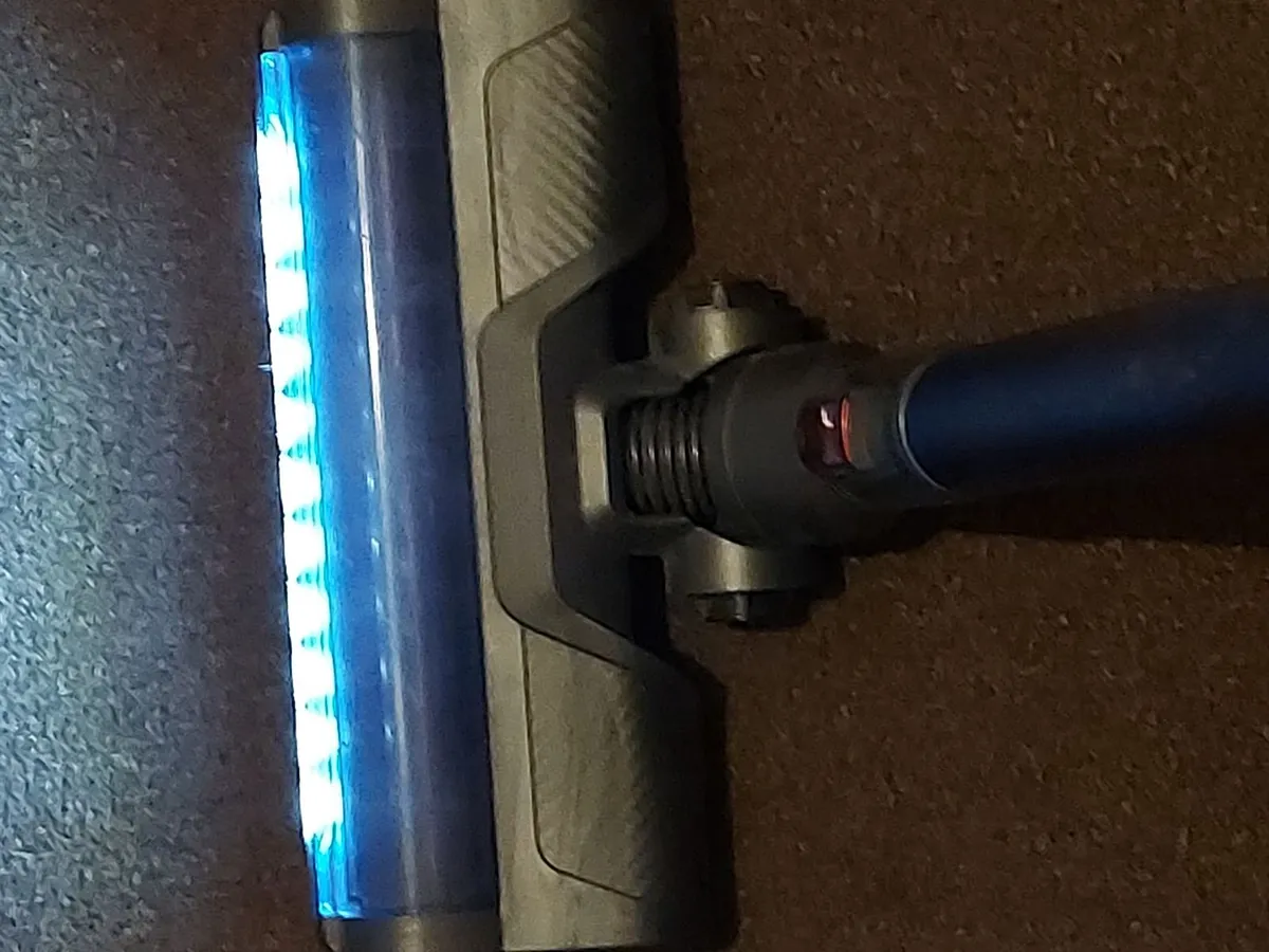 HomeMaid Upright Vacuum Cleaner with Lights - Image 3