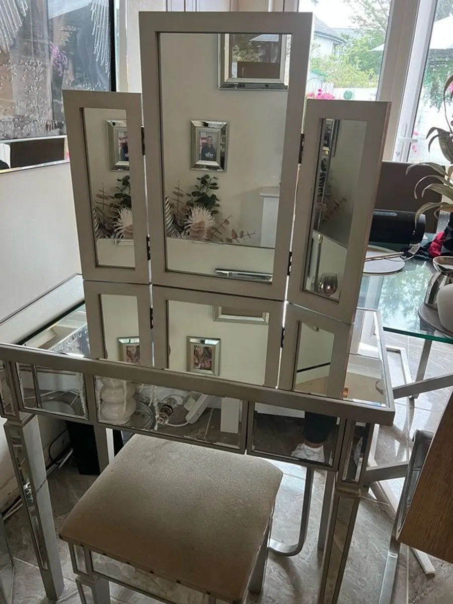 dressing table - Image 3