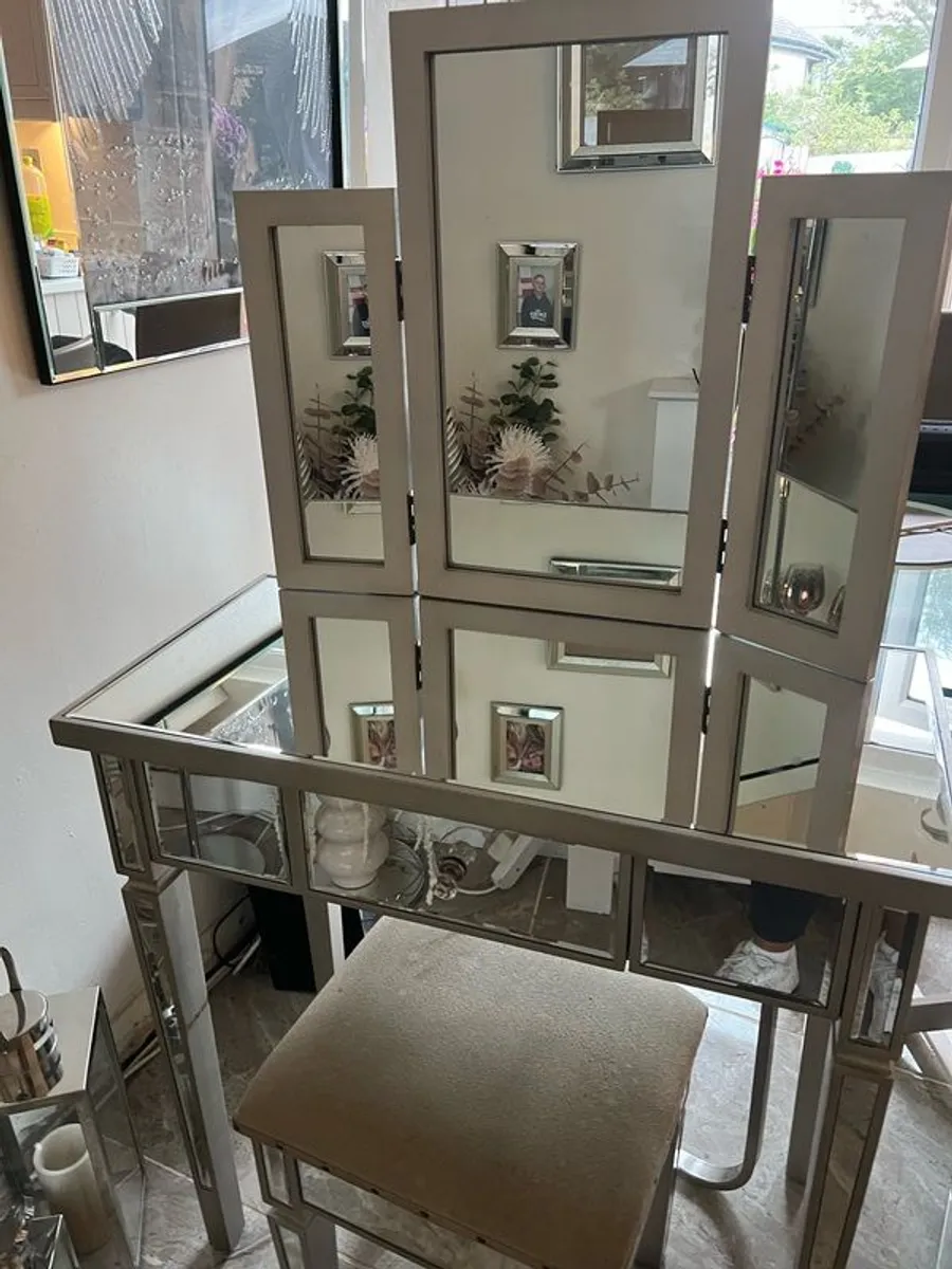 dressing table - Image 4