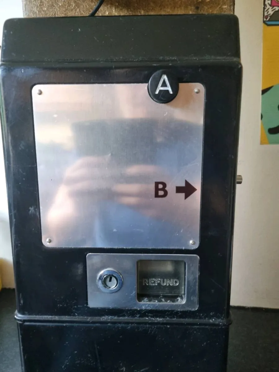 Old public phone - Image 3