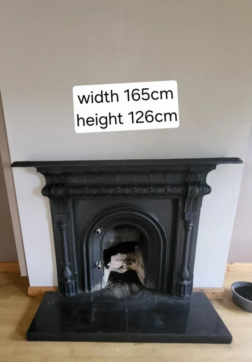 Cast iron fire place - Image 1