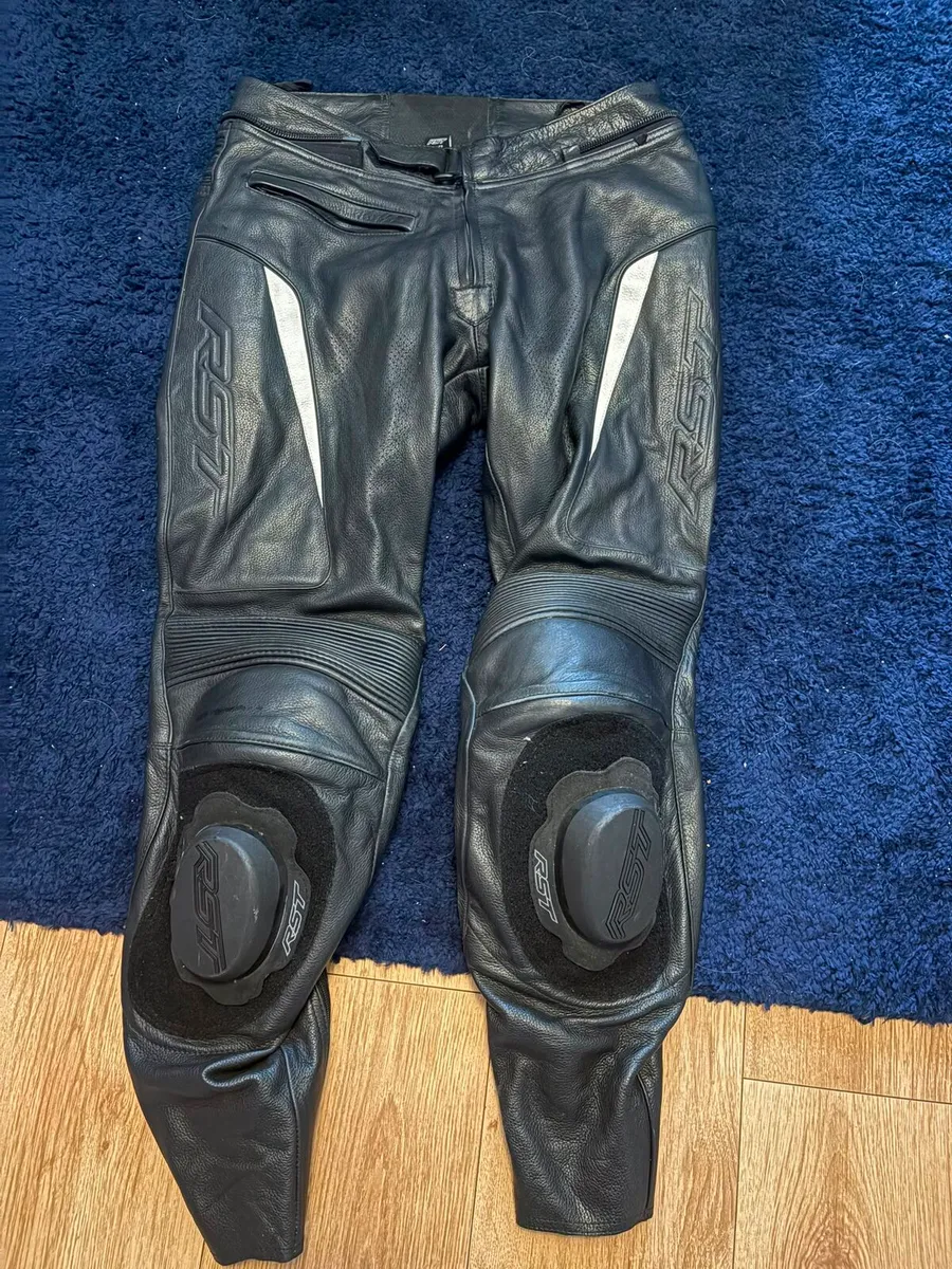 RST 2 piece leathers & boots - Image 2