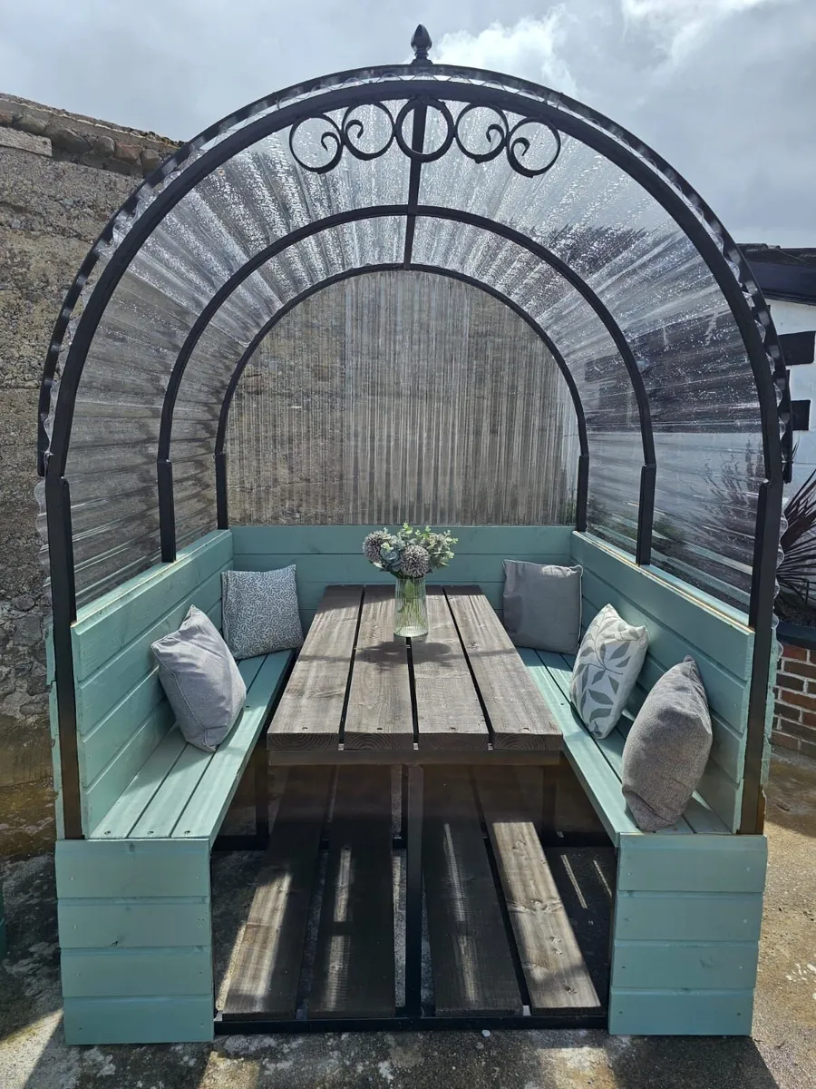 Outdoor dining pods - Image 3