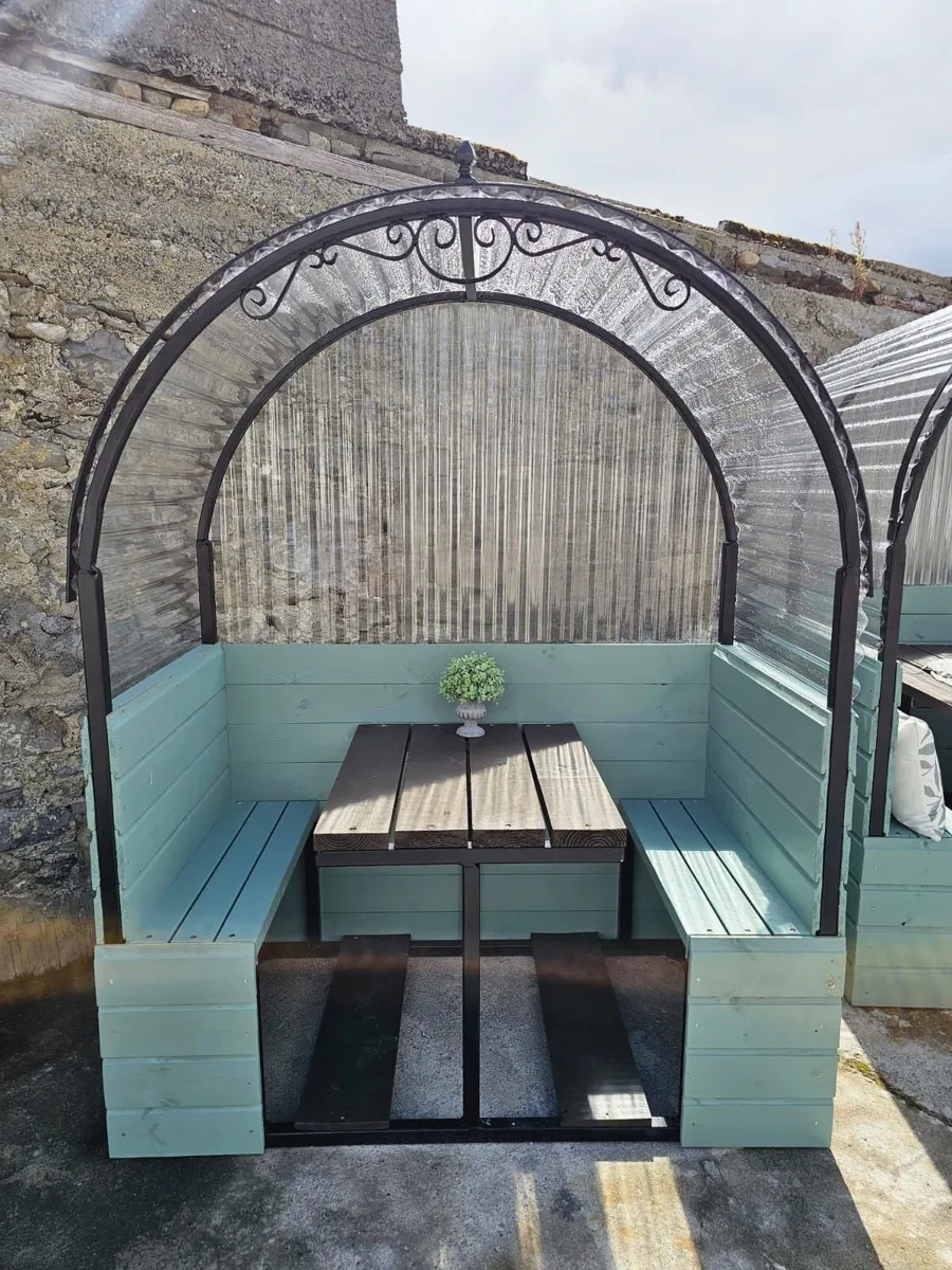 Outdoor dining pods - Image 4